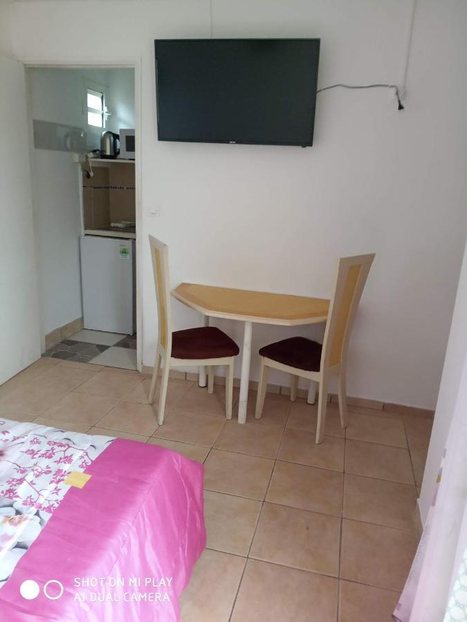 Charmant Studio Dans Le Sud, Ideal Pour Un Couple Trois Mares Экстерьер фото